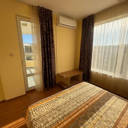 Yassen - Apartma 41 S Vyhledem Na Bazen Appartement *