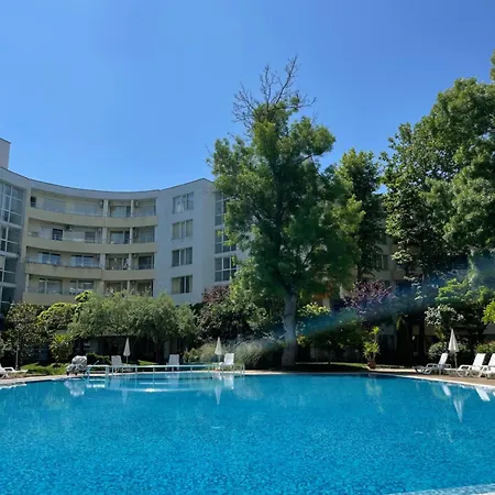 Yassen - Apartma 41 S Vyhledem Na Bazen Daire