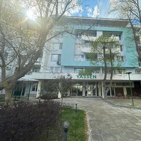 Yassen - Apartma 41 S Vyhledem Na Bazen Daire