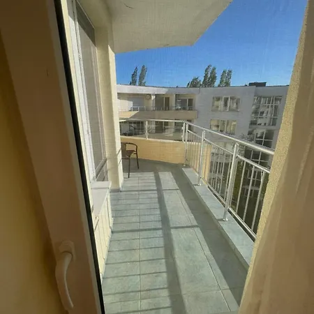 Yassen - Apartma 41 S Vyhledem Na Bazen